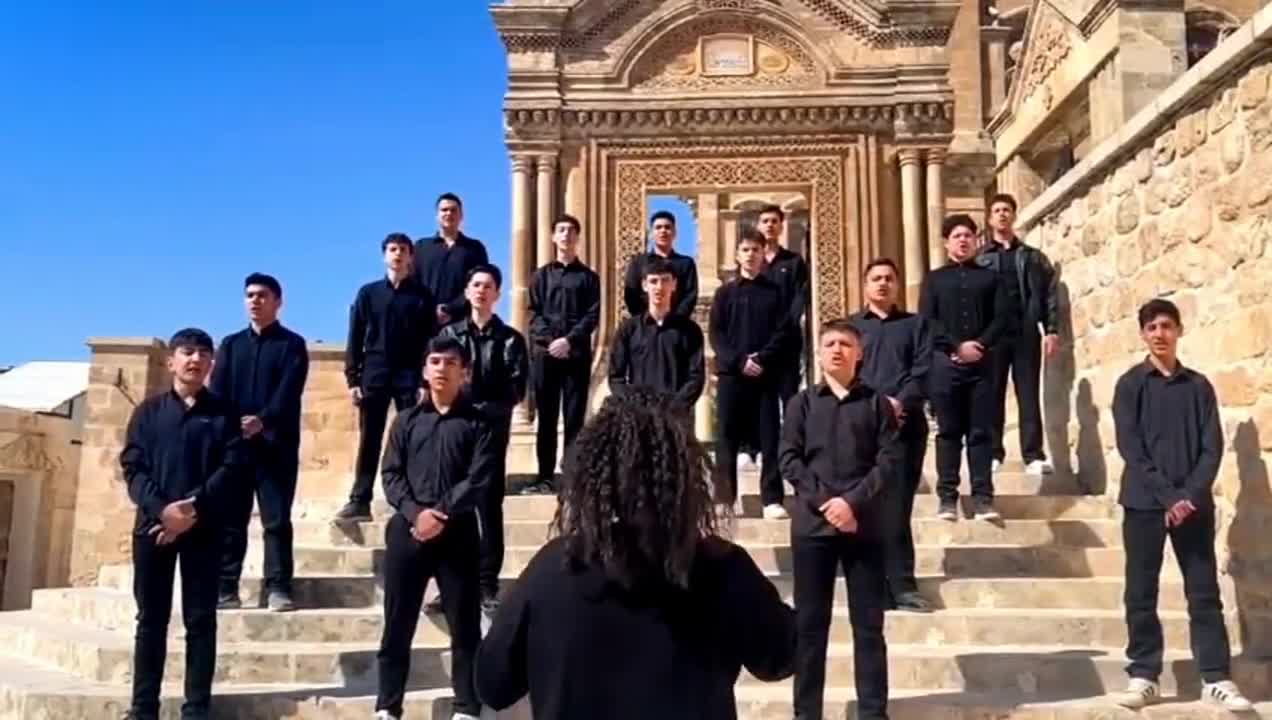 Mardin’in tarihi sokaklarında İstiklal Marşı oratoryosu sahnelendi